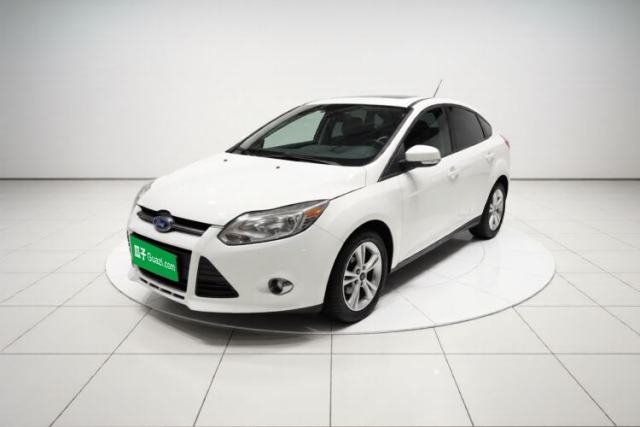 Ojetý Ford Focus 2012 Sedan 1.6L Automatic Fashion Edition