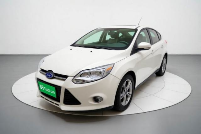 Ojetý Ford Focus 2012 Hatchback 1.6L Automatic Fashion Edition