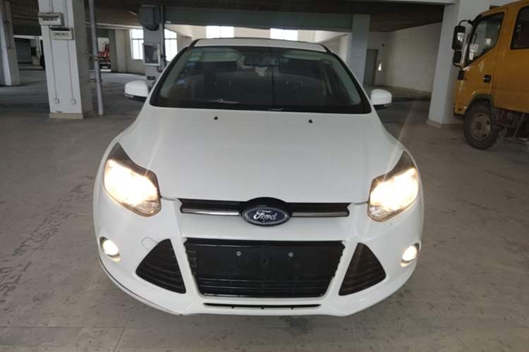 Used Ford Focus 2012 Hatchback 2.0L Automatic Luxury Sport Model Front