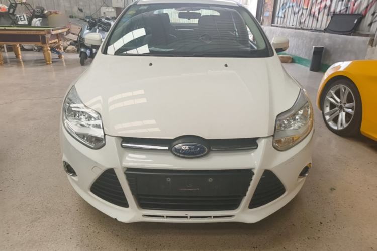Used Ford Focus 2012 Sedan 1.6L Manual Fashion Edition Front