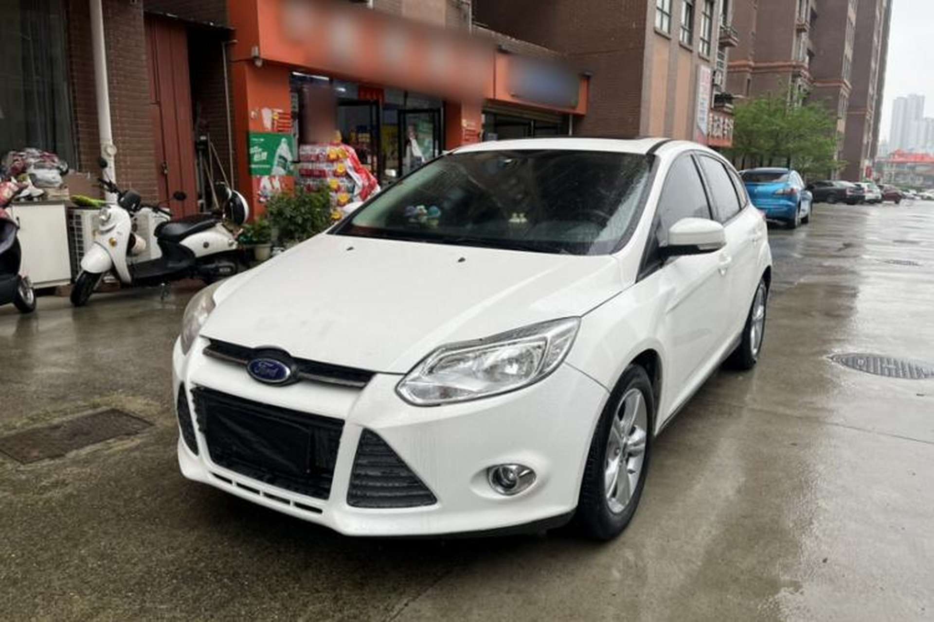 Used Ford Focus 2012 Hatchback 1.6L Automatic Fashion Edition Front Left 45 Deg