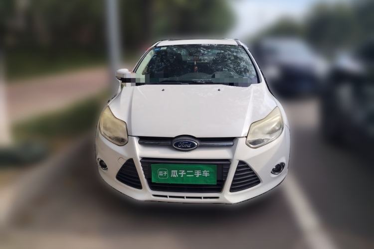 Used Ford Focus 2012 Hatchback 1.6L Manual Fashion Edition Front