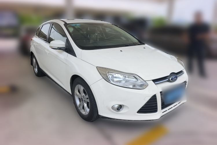 Used Ford Focus 2012 Hatchback 1.6L Automatic Fashion Edition Front Right 45 Deg