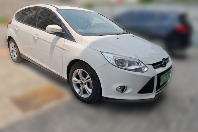 Used Ford Focus 2012 Hatchback 1.6L Manual Fashion Edition Front Right 45 Deg