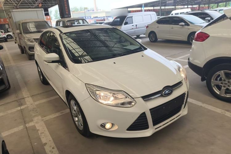Used Ford Focus 2012 Sedan 1.6L Automatic Fashion Edition Front Right 45 Deg