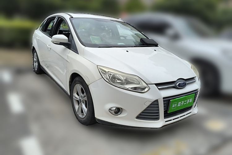 Used Ford Focus 2012 Sedan 1.6L Manual Fashion Edition Front Right 45 Deg
