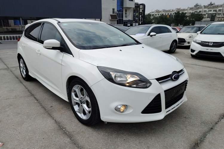 Used Ford Focus 2012 Hatchback 2.0L Automatic Luxury Sport Model Front Right 45 Deg