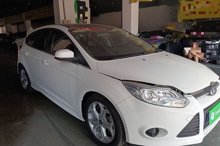 Used Ford Focus 2012 Hatchback 2.0L Automatic Luxury Sport Model Front Right 45 Deg
