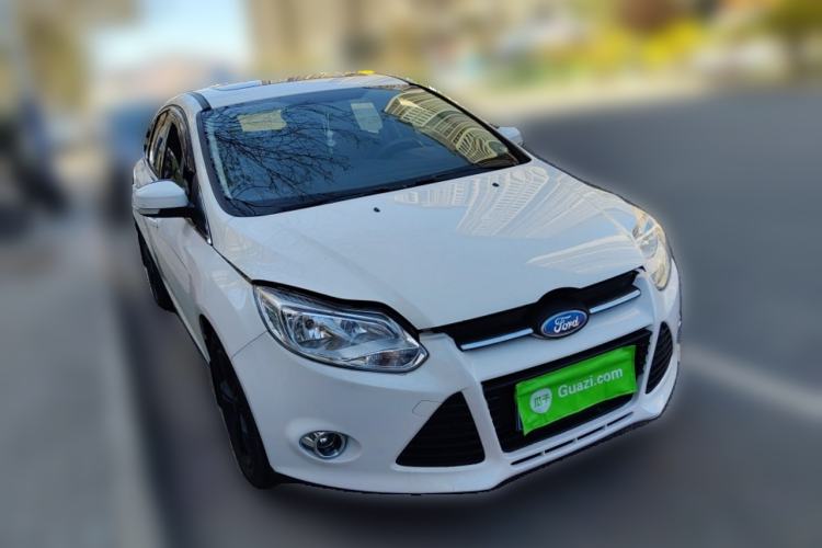 Used Ford Focus 2012 Hatchback 1.6L Automatic Fashion Edition Front Right 45 Deg