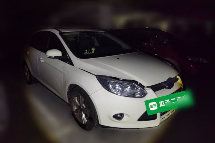 Used Ford Focus 2012 Hatchback 1.6L Automatic Fashion Edition Front Right 45 Deg
