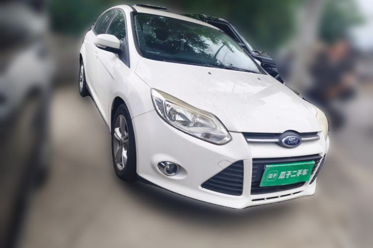 Used Ford Focus 2012 Hatchback 1.6L Automatic Fashion Edition Front Right 45 Deg