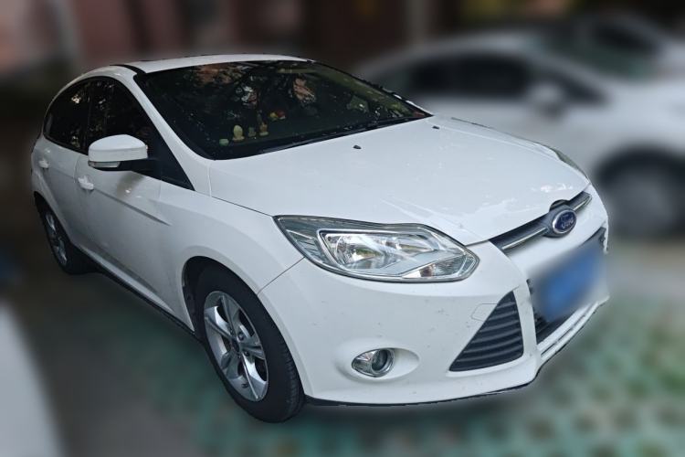 Used Ford Focus 2012 Hatchback 1.6L Automatic Fashion Edition Front Right 45 Deg