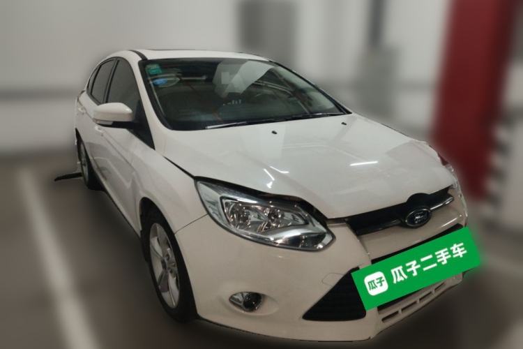 Used Ford Focus 2012 Hatchback 1.6L Automatic Fashion Edition Front Right 45 Deg