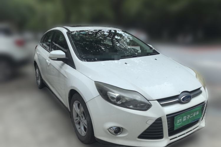 Used Ford Focus 2012 Hatchback 1.6L Automatic Fashion Edition Front Right 45 Deg