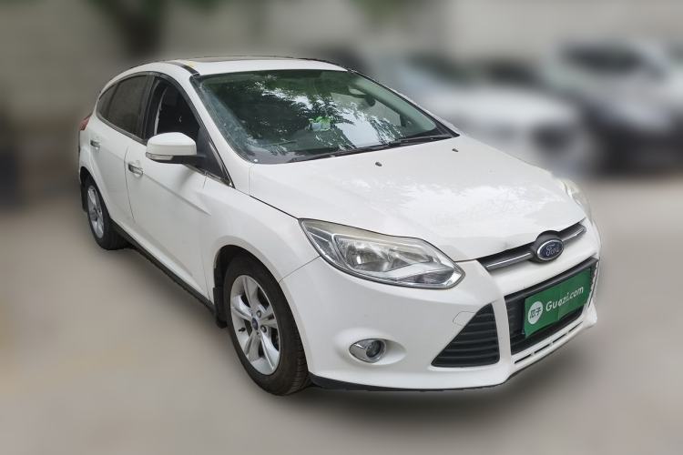 Used Ford Focus 2012 Hatchback 1.6L Automatic Fashion Edition Front Right 45 Deg