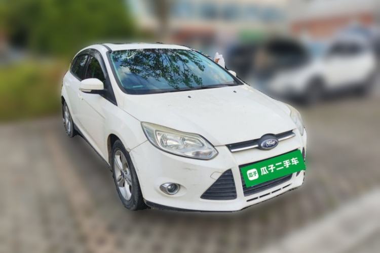 Used Ford Focus 2012 Hatchback 1.6L Automatic Fashion Edition Front Right 45 Deg