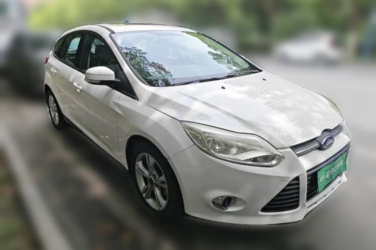 Used Ford Focus 2012 Hatchback 1.6L Automatic Fashion Edition Front Right 45 Deg