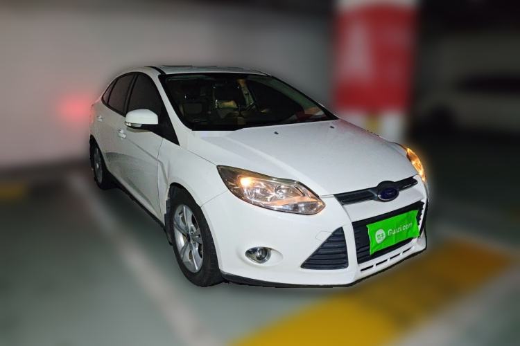 Used Ford Focus 2012 Sedan 1.6L Automatic Fashion Edition Front Right 45 Deg