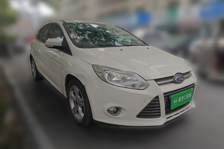 Used Ford Focus 2012 Hatchback 1.6L Automatic Fashion Edition Front Right 45 Deg