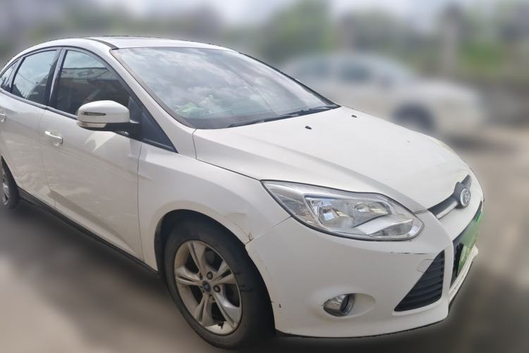 Used Ford Focus 2012 Sedan 1.6L Manual Fashion Edition Front Right 45 Deg