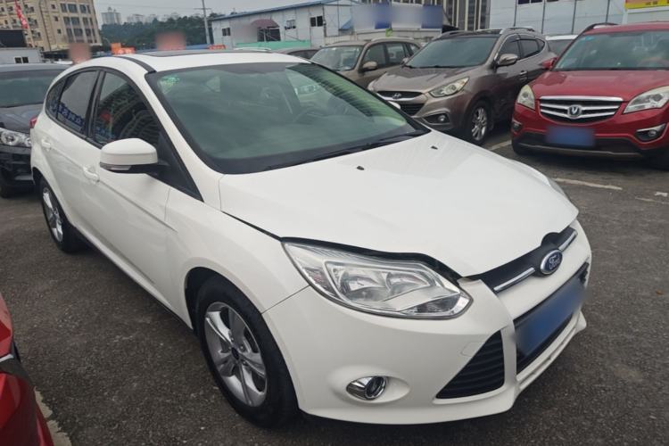Used Ford Focus 2012 Hatchback 1.6L Automatic Fashion Edition Front Right 45 Deg