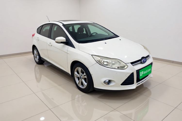 Used Ford Focus 2012 Hatchback 1.6L Automatic Fashion Edition Front Right 45 Deg