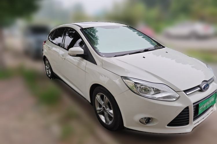 Used Ford Focus 2012 Hatchback 1.6L Automatic Fashion Edition Front Right 45 Deg