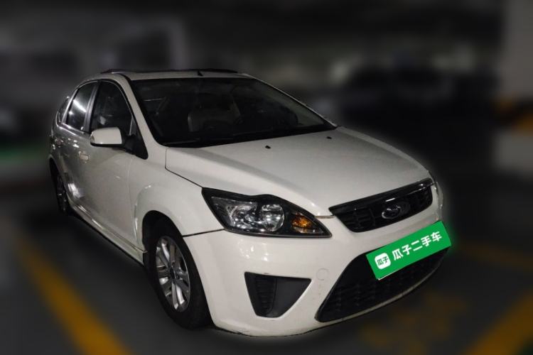 Used Ford Focus 2012 Hatchback Classic 1.8L Automatic Fashion Edition Front Right 45 Deg