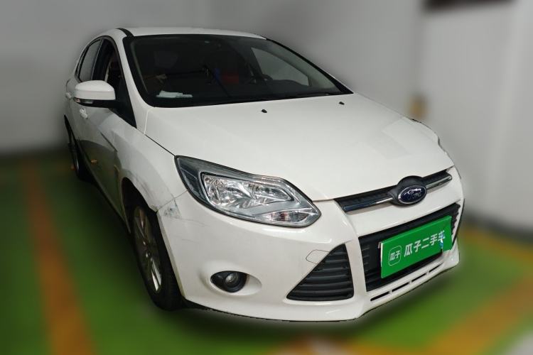 Used Ford Focus 2012 Hatchback 1.6L Automatic Fashion Edition Front Right 45 Deg