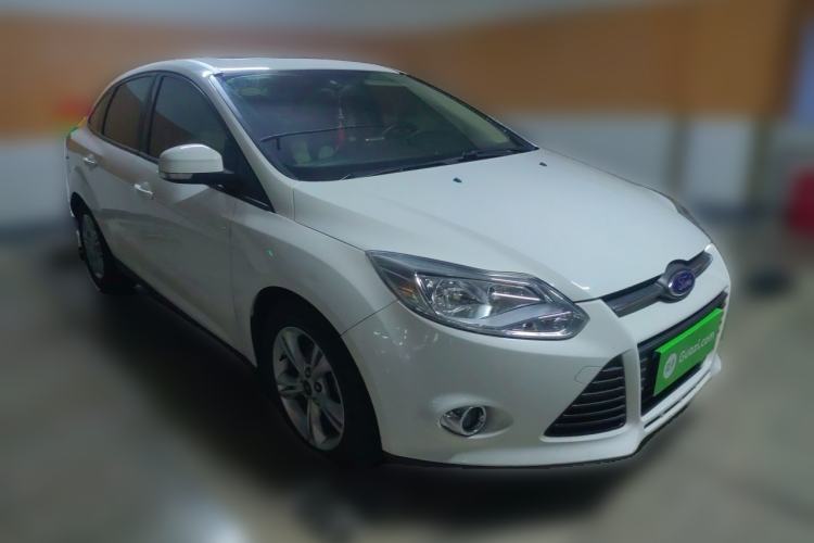 Used Ford Focus 2012 Sedan 1.6L Manual Fashion Edition Front Right 45 Deg