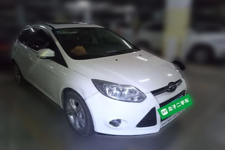 Used Ford Focus 2012 Hatchback 1.6L Automatic Fashion Edition Front Right 45 Deg