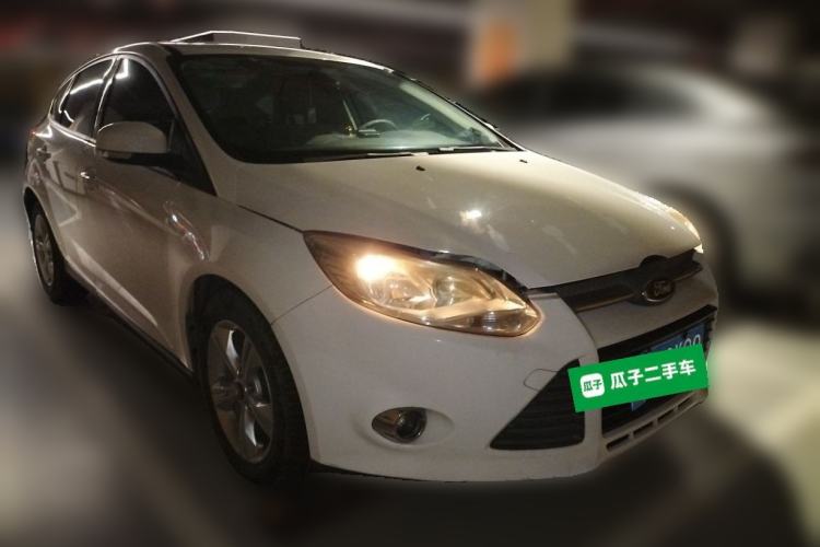 Used Ford Focus 2012 Hatchback 1.6L Automatic Fashion Edition Front Right 45 Deg