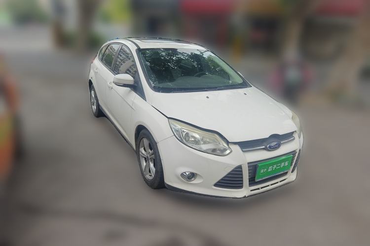 Used Ford Focus 2012 Hatchback 1.6L Automatic Fashion Edition Front Right 45 Deg