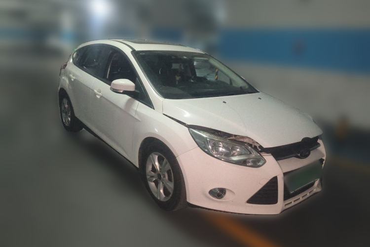 Used Ford Focus 2012 Hatchback 1.6L Manual Fashion Edition Front Right 45 Deg