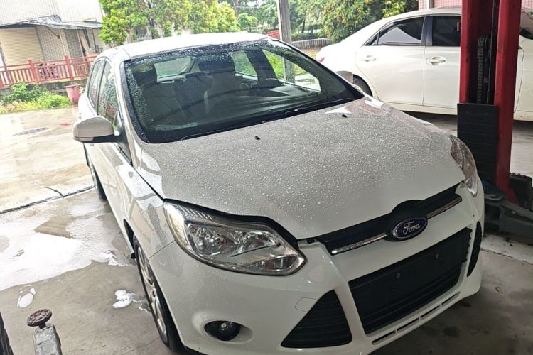 Used Ford Focus 2012 Hatchback 1.6L Automatic Comfort Model Front Right 45 Deg