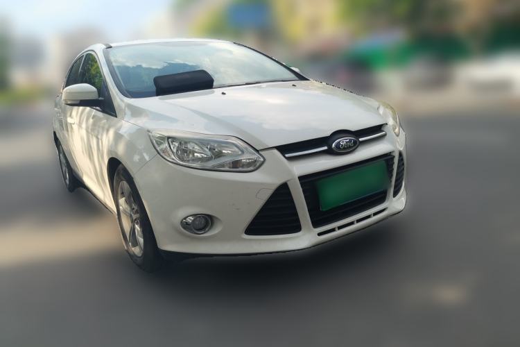 Used Ford Focus 2012 Hatchback 1.6L Automatic Fashion Edition Front Right 45 Deg