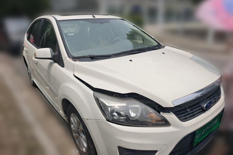 Used Ford Focus 2012 Hatchback Classic 1.8L Automatic Fashion Edition Front Right 45 Deg
