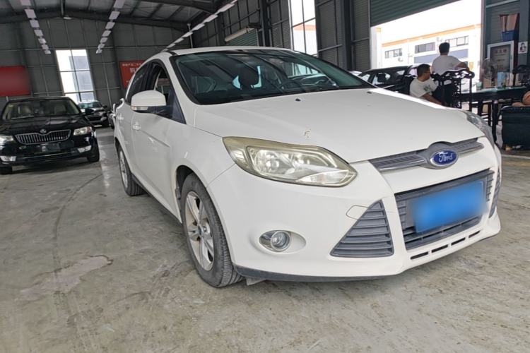 Used Ford Focus 2012 Hatchback 1.6L Automatic Fashion Edition Front Right 45 Deg