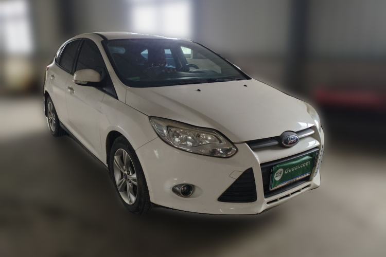 Used Ford Focus 2012 Hatchback 1.6L Automatic Fashion Edition Front Right 45 Deg