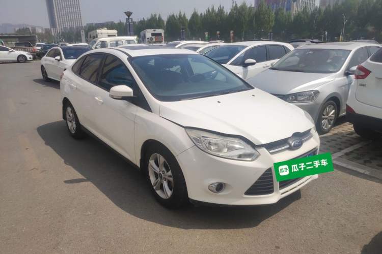 Used Ford Focus 2012 Sedan 1.6L Automatic Fashion Edition Front Right 45 Deg