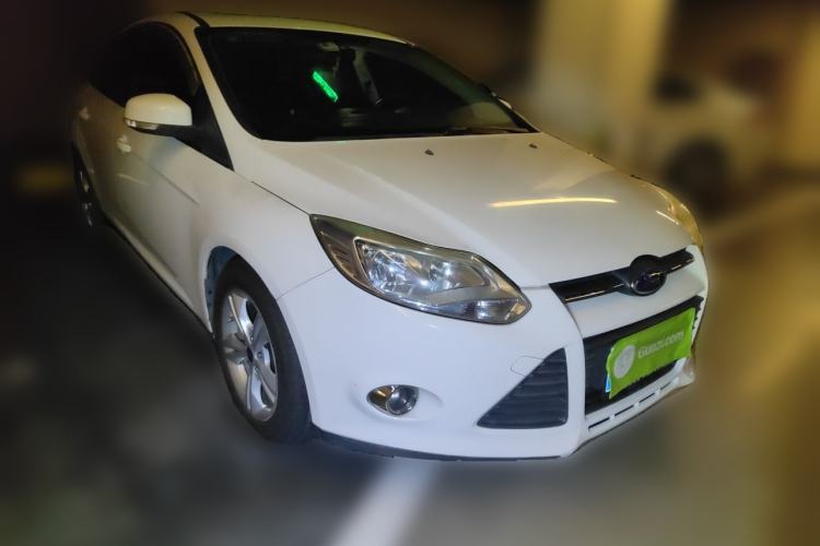 Used Ford Focus 2012 Sedan 1.6L Manual Fashion Edition Front Right 45 Deg