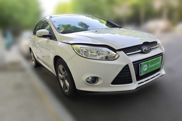 Used Ford Focus 2012 Hatchback 1.6L Manual Fashion Edition Front Right 45 Deg