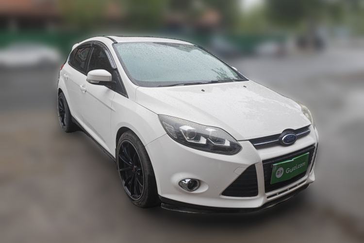 Used Ford Focus 2012 Hatchback 1.6L Automatic Fashion Edition Front Right 45 Deg