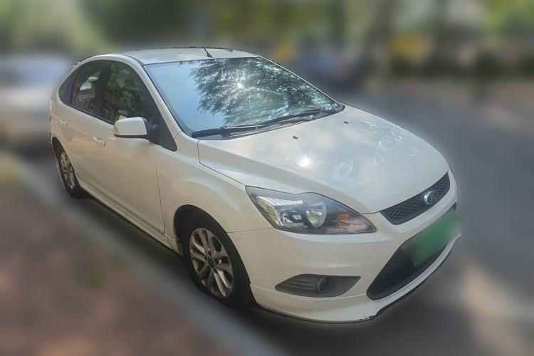 Used Ford Focus 2012 Hatchback Classic 1.8L Manual Base Model Front Right 45 Deg