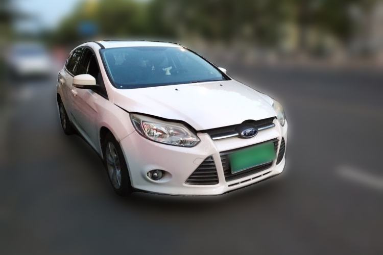 Used Ford Focus 2012 Hatchback 1.6L Automatic Fashion Edition Front Right 45 Deg