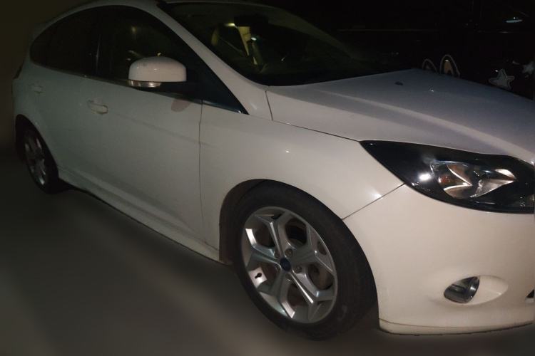 Used Ford Focus 2012 Hatchback 2.0L Automatic Luxury Sport Model Front Right 45 Deg