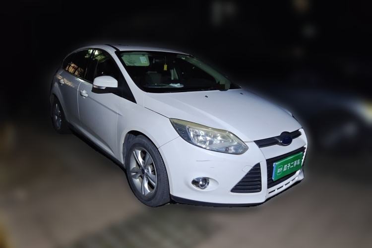 Used Ford Focus 2012 Hatchback 1.6L Automatic Fashion Edition Front Right 45 Deg