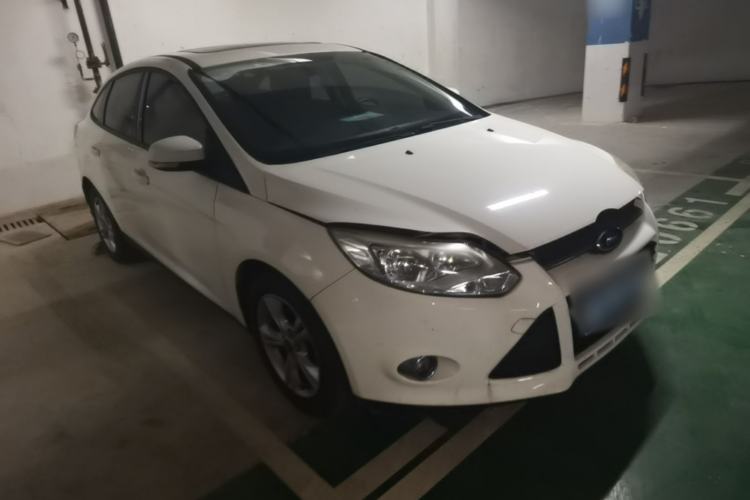 Used Ford Focus 2012 Sedan 1.6L Manual Fashion Edition Front Right 45 Deg