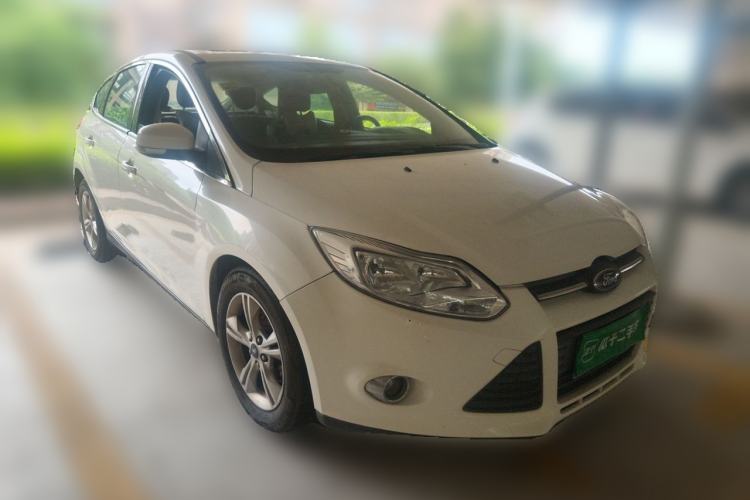 Used Ford Focus 2012 Hatchback 1.6L Automatic Fashion Edition Front Right 45 Deg