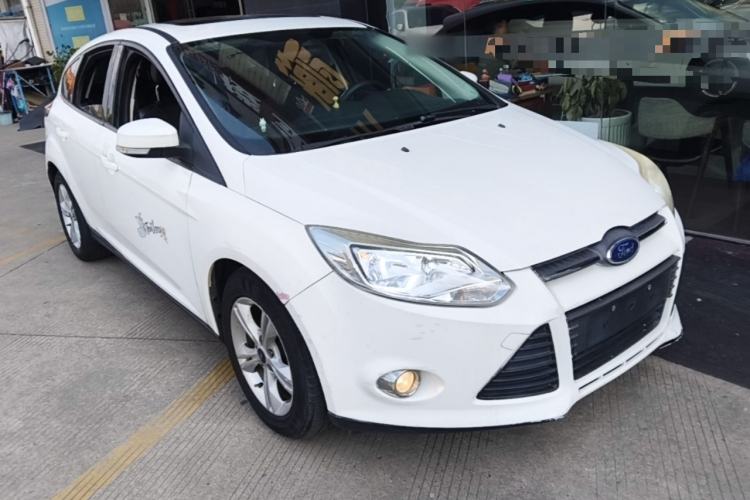 Used Ford Focus 2012 Hatchback 1.6L Automatic Fashion Edition Front Right 45 Deg